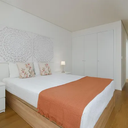 Coliseu A22d With Parking - Host & Chill