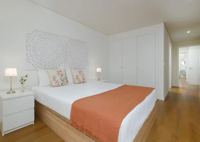 Coliseu A22d With Parking - Host & Chill